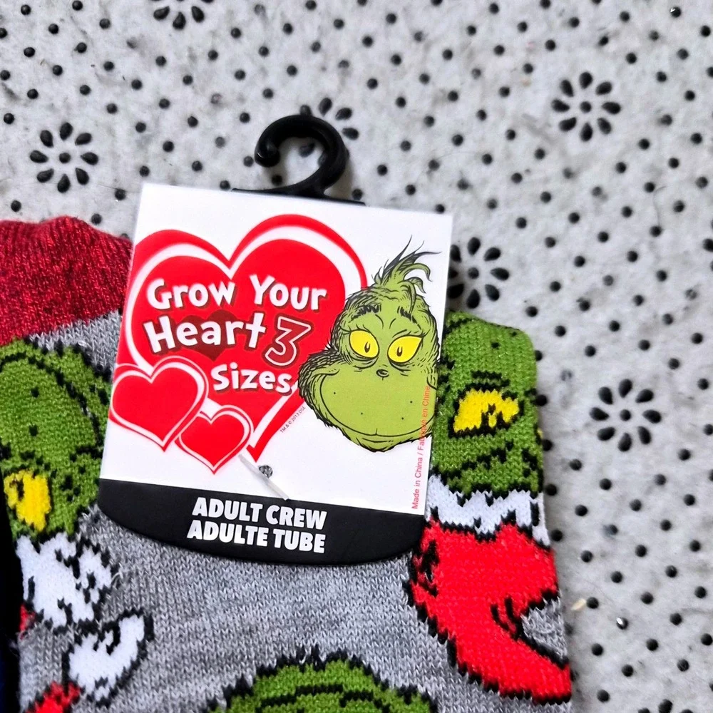 NWT 3 Pairs Novelty Christmas Socks Santa Flamingo Grinch Adult‎ Crew